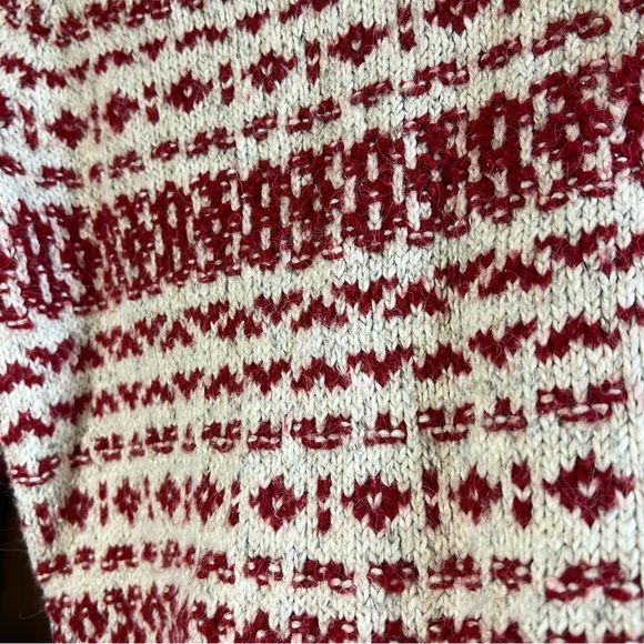 ✨ Abercrombie & Fitch Women’s Gray Red Nordic Sweater Small - Picture 7 of 9